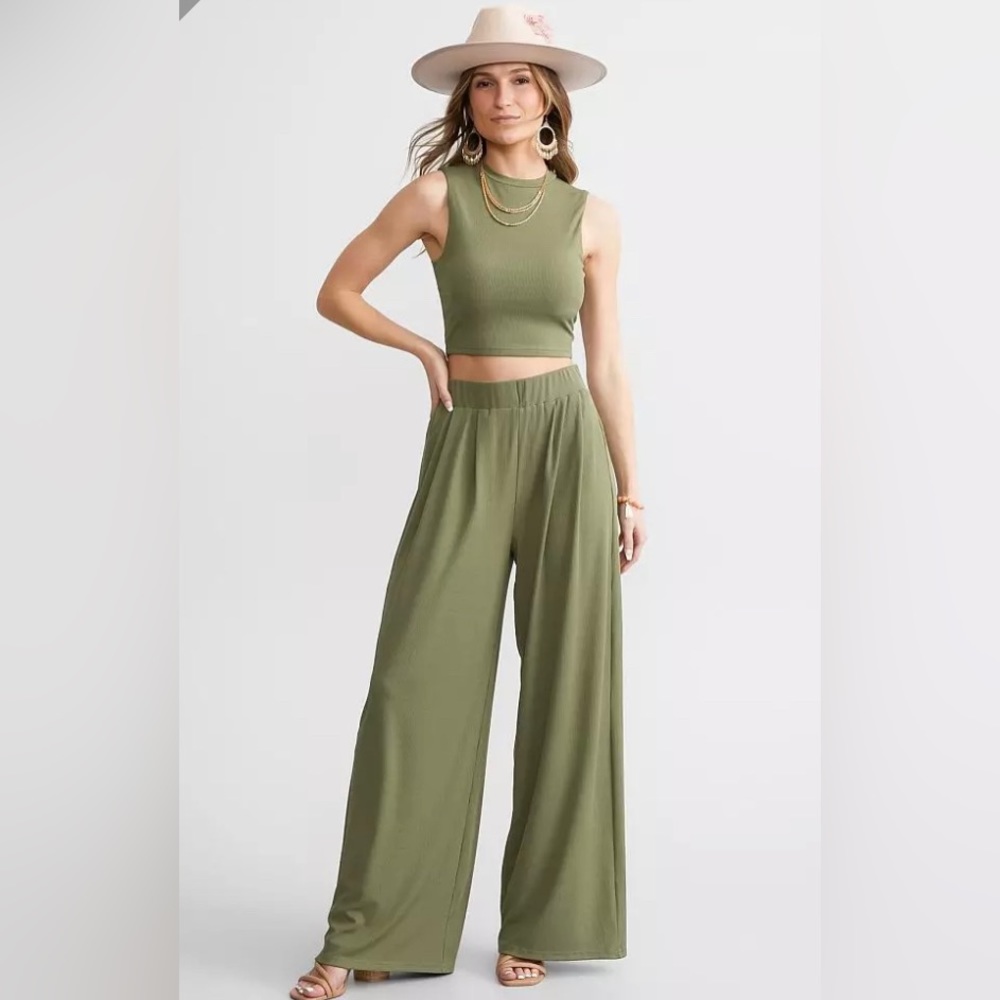 NWOT*BEIGE* Ribbed 2 Piece Set